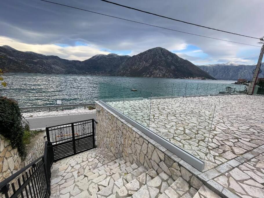 Modern Waterfront 3-Bed Apartment Donja Kostanjica 外观 照片