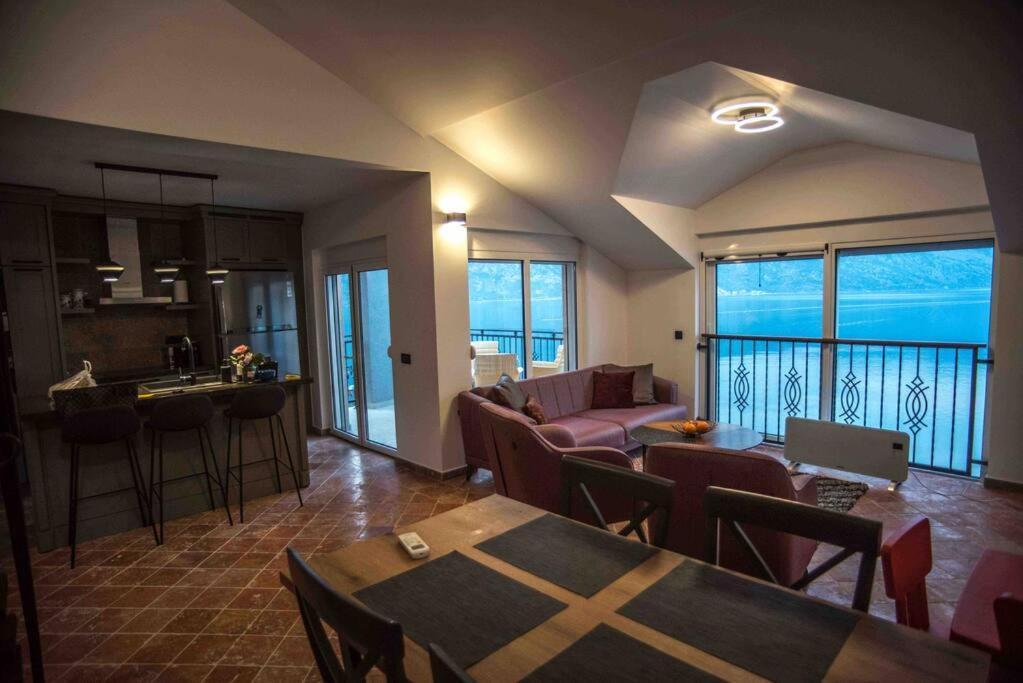 Modern Waterfront 3-Bed Apartment Donja Kostanjica 外观 照片