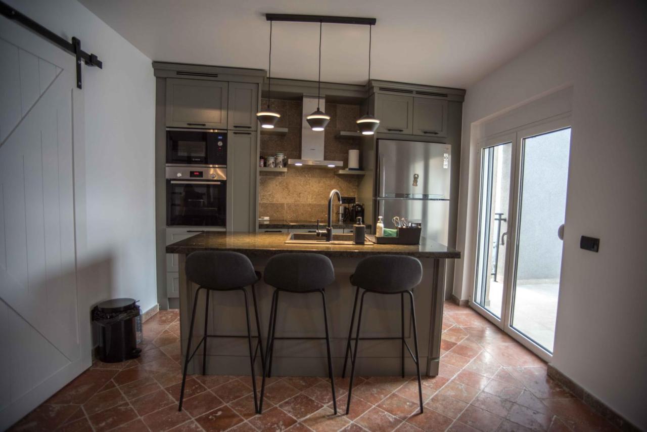 Modern Waterfront 3-Bed Apartment Donja Kostanjica 外观 照片